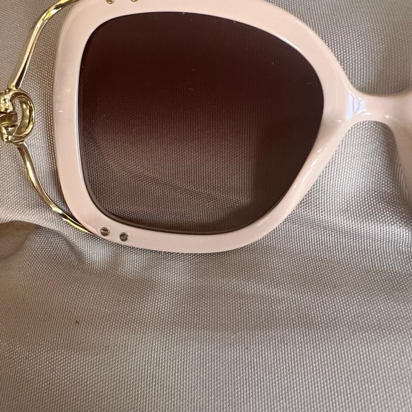 GUCCI NEW SUNGLASSES WITH CASE❤️‍🔥 - Picture 11 of 16